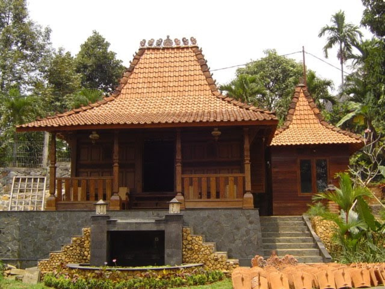 rumah kayu adat jawa